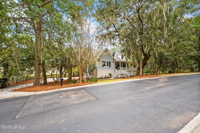 229 De La Gaye Point, Beaufort, SC 29902