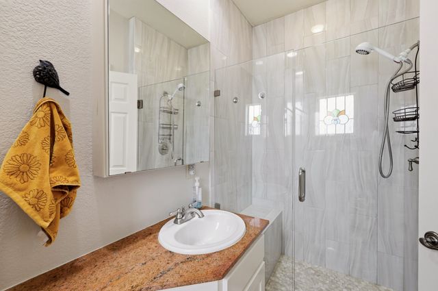 702 Noonday Road, Chandler, TX 75758