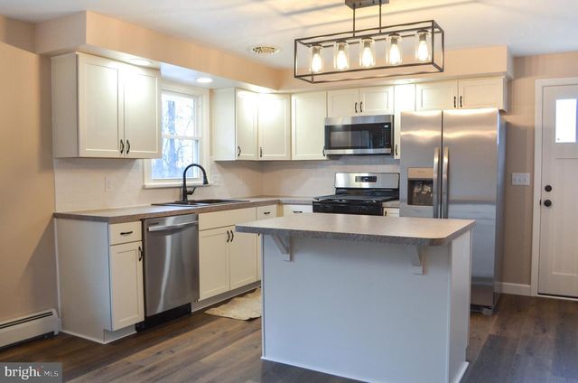 300 S CAMP ST, Red Lion, PA 17356