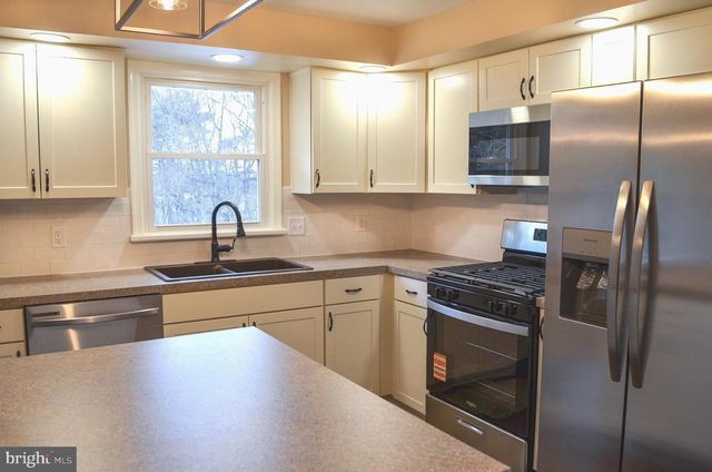 300 S CAMP ST, Red Lion, PA 17356