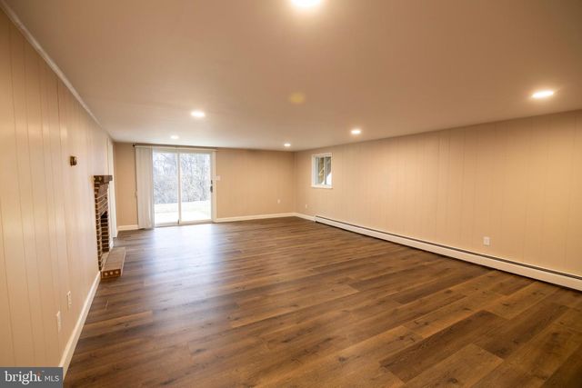 300 S CAMP ST, Red Lion, PA 17356