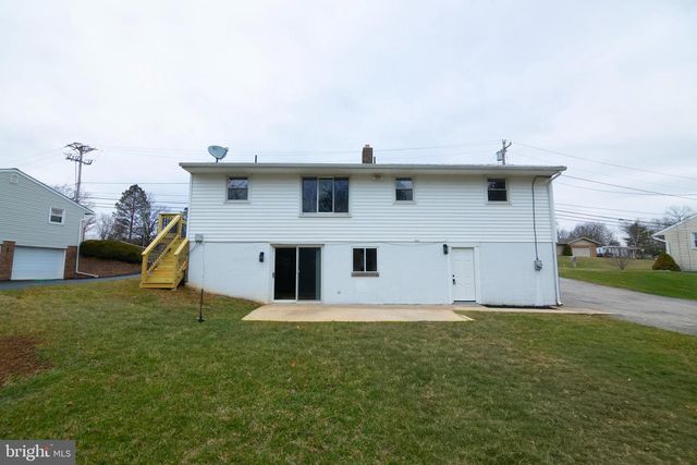 300 S CAMP ST, Red Lion, PA 17356