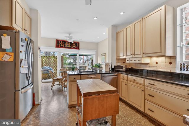 5330 41ST ST NW, Washington, DC 20015