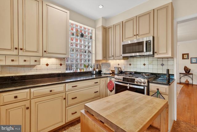 5330 41ST ST NW, Washington, DC 20015