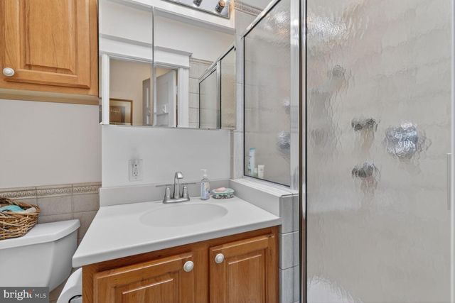 5330 41ST ST NW, Washington, DC 20015