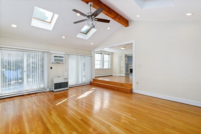 593 Prospect St, Methuen, MA 01844