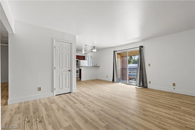 5383 Indian River Drive 320, Las Vegas, NV 89103