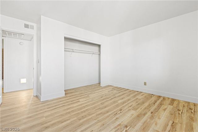 5383 Indian River Drive 320, Las Vegas, NV 89103