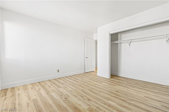 5383 Indian River Drive 320, Las Vegas, NV 89103