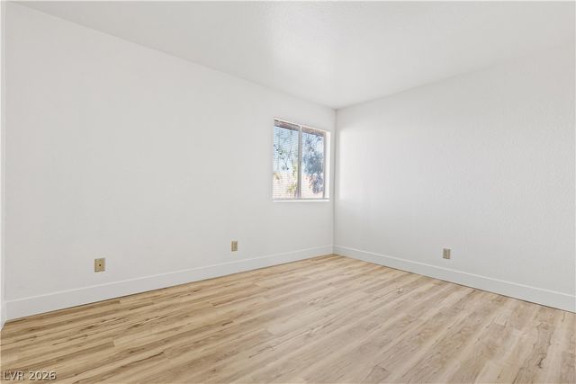 5383 Indian River Drive 320, Las Vegas, NV 89103