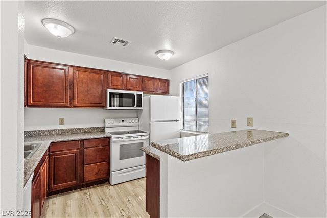 5383 Indian River Drive 320, Las Vegas, NV 89103