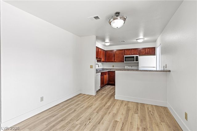 5383 Indian River Drive 320, Las Vegas, NV 89103