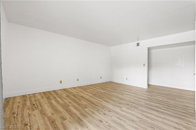 5383 Indian River Drive 320, Las Vegas, NV 89103