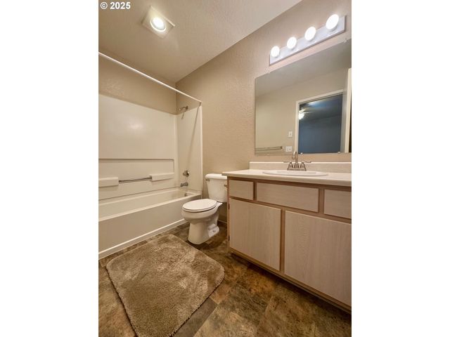 4701 Ne 77TH Ave E-20, Vancouver, WA 98662