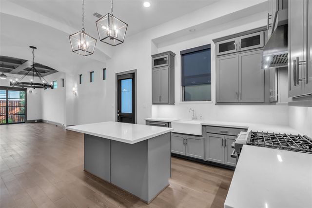 1906 W 25th Street, Houston, TX 77008