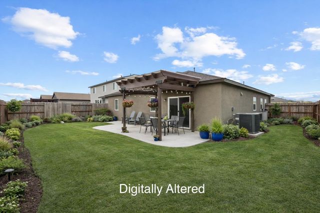 969 S Kandarian Court, Fowler, CA 93625