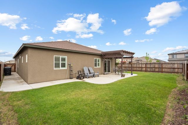 969 S Kandarian Court, Fowler, CA 93625