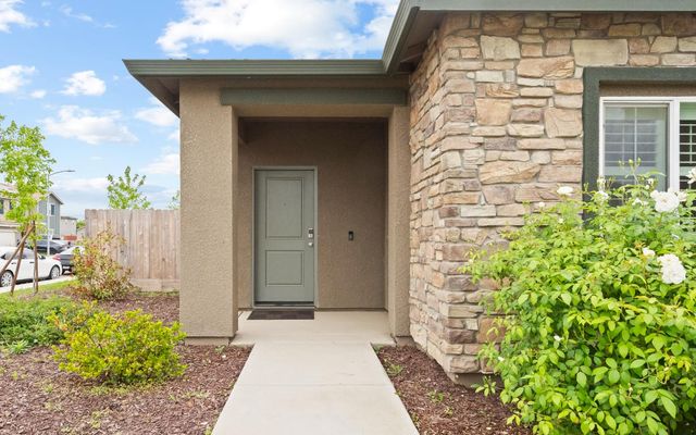 969 S Kandarian Court, Fowler, CA 93625