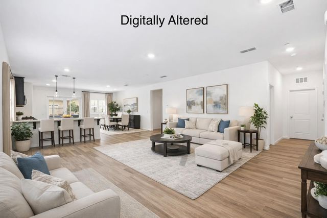 969 S Kandarian Court, Fowler, CA 93625