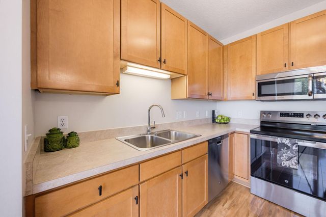 1070 Grandview Court NE 304, Columbia Heights, MN 55421