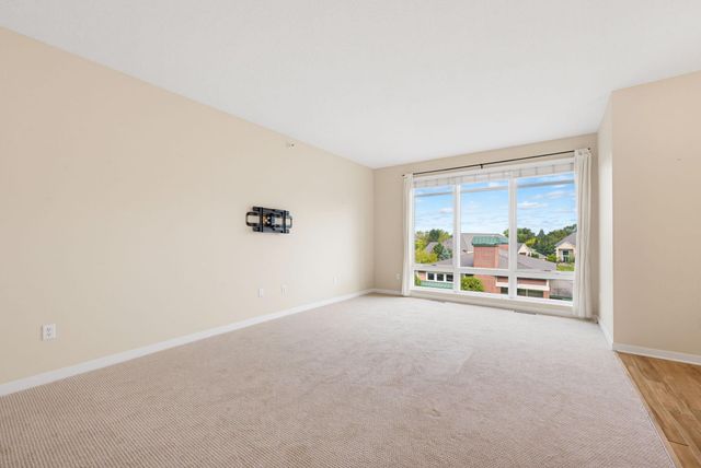 1070 Grandview Court NE 304, Columbia Heights, MN 55421