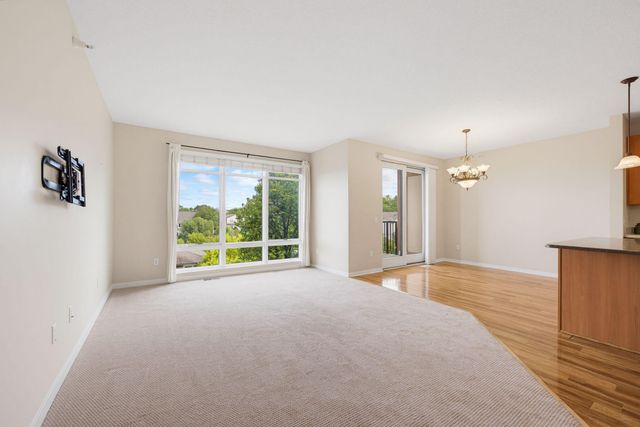 1070 Grandview Court NE 304, Columbia Heights, MN 55421
