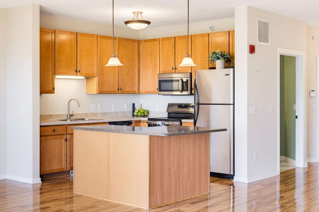 1070 Grandview Court NE 304, Columbia Heights, MN 55421