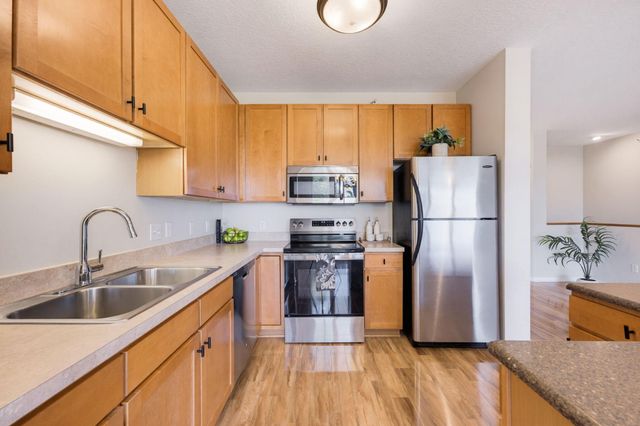 1070 Grandview Court NE 304, Columbia Heights, MN 55421