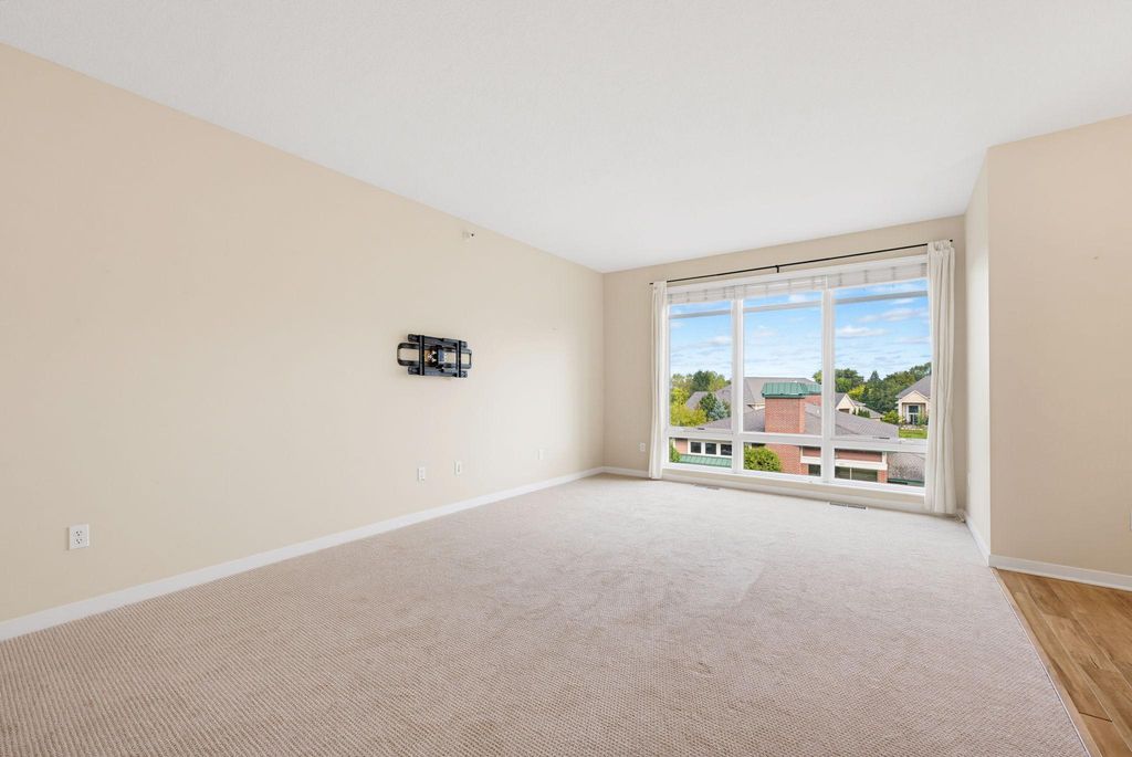 1070 Grandview Court NE 304, Columbia Heights, MN 55421 — photo 2