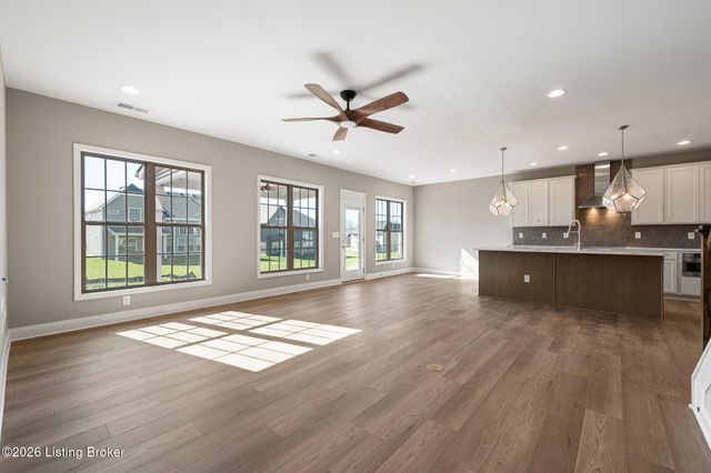 3606 Ringing Bell Ln, Louisville, KY 40245