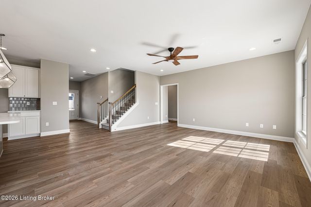 3606 Ringing Bell Ln, Louisville, KY 40245