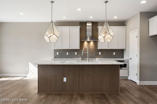 3606 Ringing Bell Ln, Louisville, KY 40245