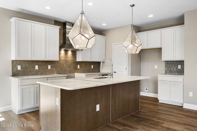 3606 Ringing Bell Ln, Louisville, KY 40245