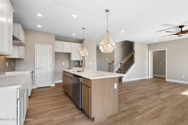 3606 Ringing Bell Ln, Louisville, KY 40245