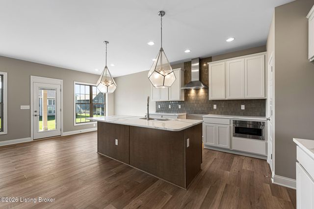 3606 Ringing Bell Ln, Louisville, KY 40245