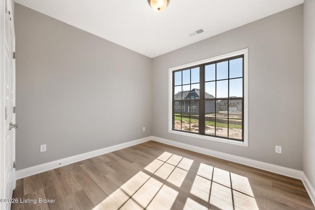 3606 Ringing Bell Ln, Louisville, KY 40245