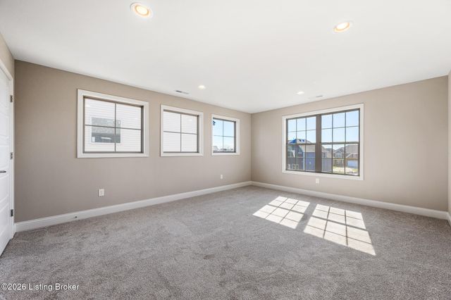 3606 Ringing Bell Ln, Louisville, KY 40245