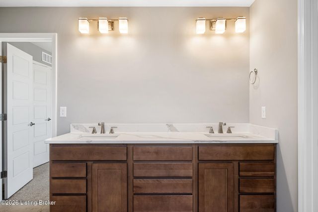 3606 Ringing Bell Ln, Louisville, KY 40245