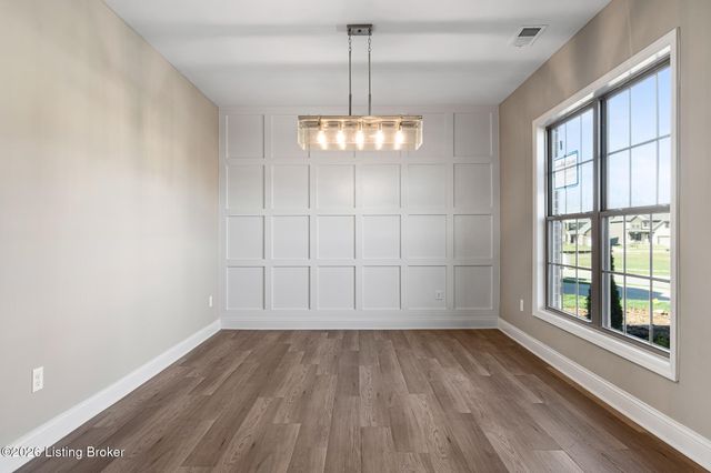 3606 Ringing Bell Ln, Louisville, KY 40245
