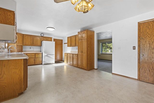 6911 FAHLEY ROAD, Oshkosh, WI 54904