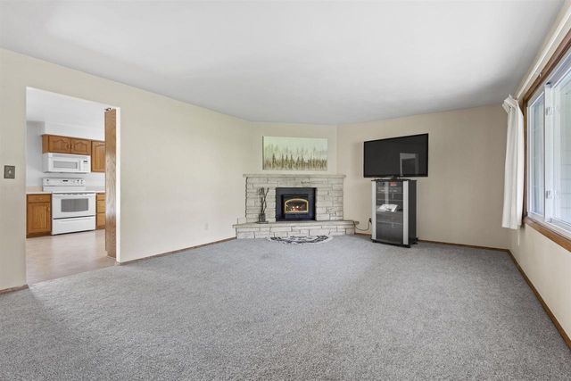 6911 FAHLEY ROAD, Oshkosh, WI 54904