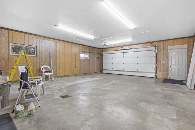 6911 FAHLEY ROAD, Oshkosh, WI 54904