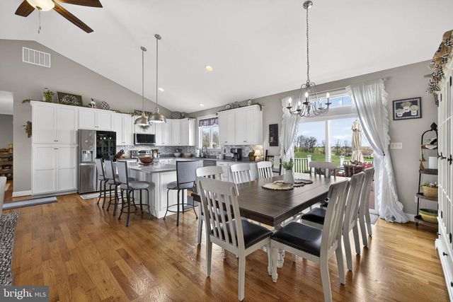 100 POMME CIR, Stephens City, VA 22655