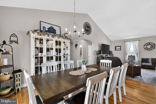 100 POMME CIR, Stephens City, VA 22655