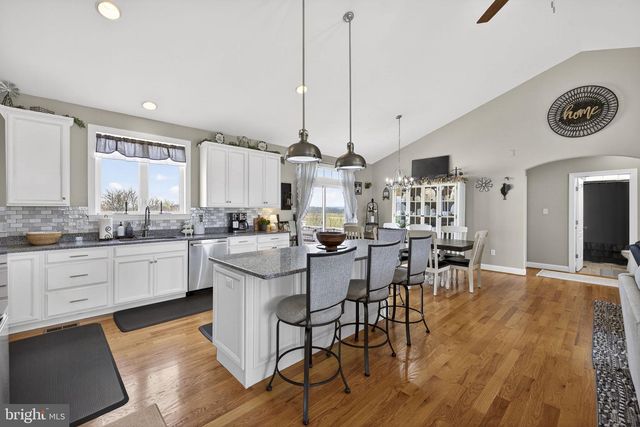 100 POMME CIR, Stephens City, VA 22655