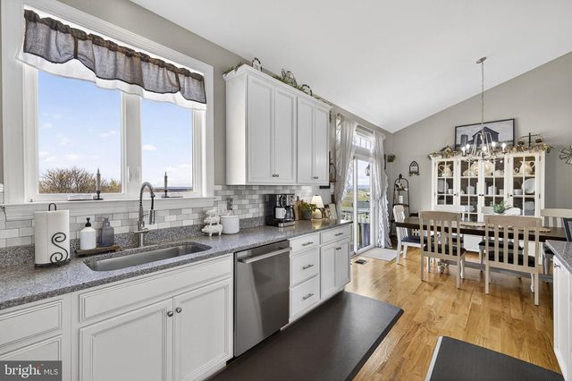 100 POMME CIR, Stephens City, VA 22655