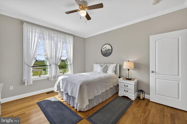 100 POMME CIR, Stephens City, VA 22655