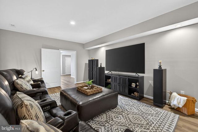 100 POMME CIR, Stephens City, VA 22655