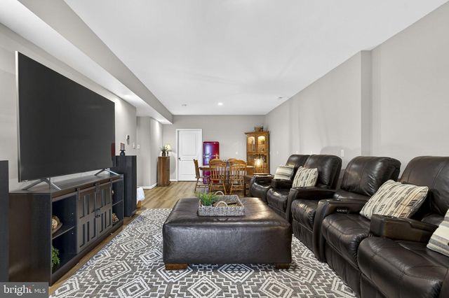 100 POMME CIR, Stephens City, VA 22655