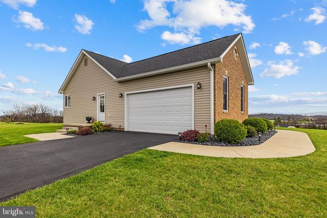 100 POMME CIR, Stephens City, VA 22655